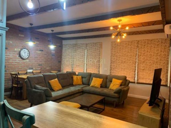 Tirane, jepet me qera apartament 2+1 Kati 3, 104 m² 600 Euro (Kodra e Diellit)