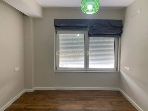 Tirane, jepet me qera apartament 2+1 Kati 3, 104 m² 600 Euro (Kodra e Diellit)