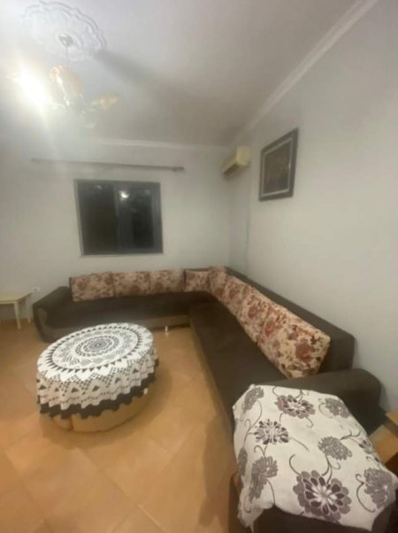 Tirane, jepet me qera shtepi 2+1 Kati 1, 96 m² 30.000 Leke (rruga Andon Mazreku)