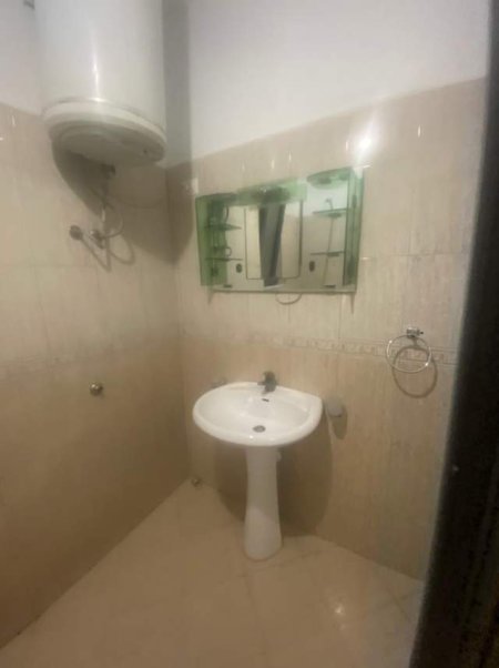 Tirane, jepet me qera shtepi 2+1 Kati 1, 96 m² 30.000 Leke (rruga Andon Mazreku)