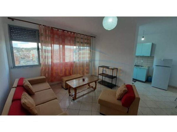 Durres, jepet me qera 1+1+A Kati 10, 75 m² 200 Euro (Prane Kopshit Ivina, Durres)