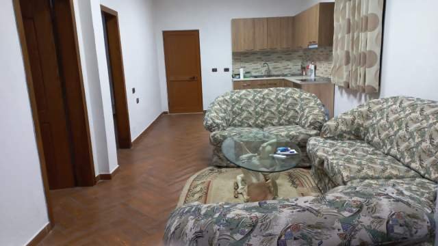 Tirane, jepet me qera shtepi 2+1 Kati 1, 110 m² 35.000 Leke (rruga Kolashta)