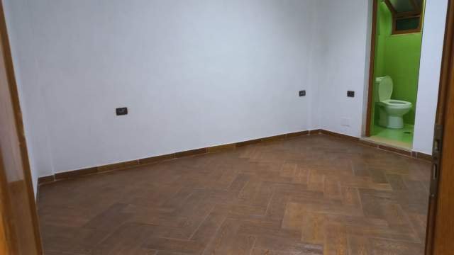 Tirane, jepet me qera shtepi 2+1 Kati 1, 110 m² 35.000 Leke (rruga Kolashta)