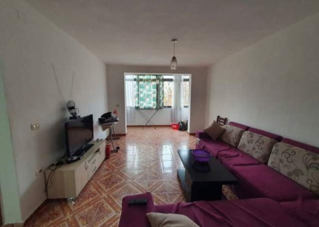 Tirane, jepet me qera apartament 3+1 Kati 4, 110 m² 40.000 Leke (Kongresi Manastirit)