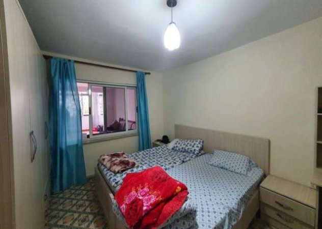 Tirane, jepet me qera apartament 3+1 Kati 4, 110 m² 40.000 Leke (Kongresi Manastirit)