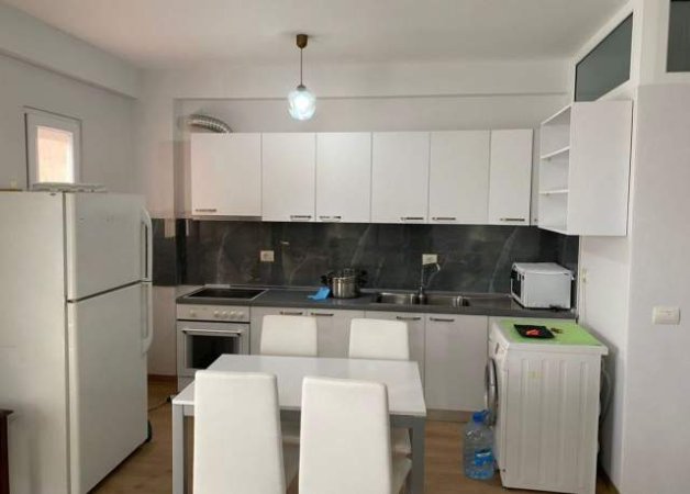 Tirane, jepet me qera apartament 3+1+BLK Kati 3, 120 m² 40.000 Leke (rruga Bamirit)