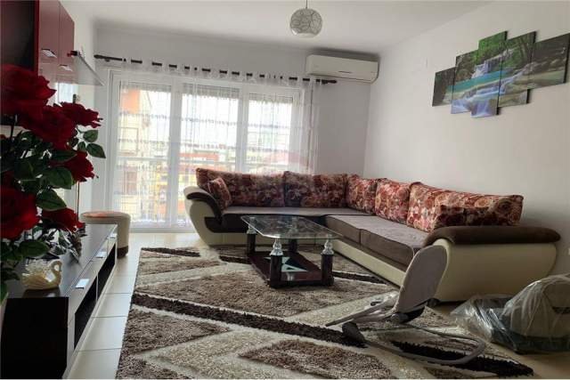 Tirane, jepet me qera apartament 1+1+BLK Kati 6, 80 m² 400 Euro