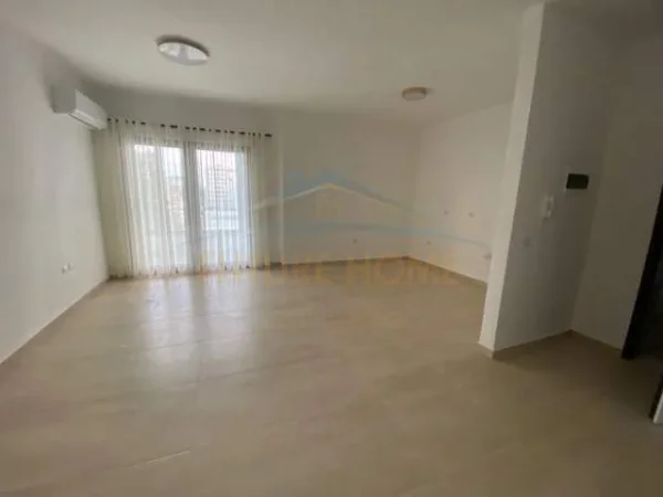 Durres, jepet me qera apartament 3+1+BLK Kati 3, 140 m² 900 Euro (Vollga)