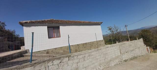 Tepelene, Memaliaj Shitet Truall 300 m² dhe Ndertese 88 m², 670.320 Leke