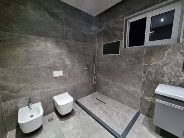 Tirane, jepet me qera apartament 2+1+BLK Kati 2, 125 m² 690 Euro (Rruga Viktor Eftemiu)