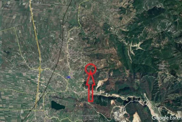 Shitet Truall dhe Ndertese 1-kat, Cmimi Fillestar 2,880,000 Leke (Lagjia Demokracia, Mahmurras)