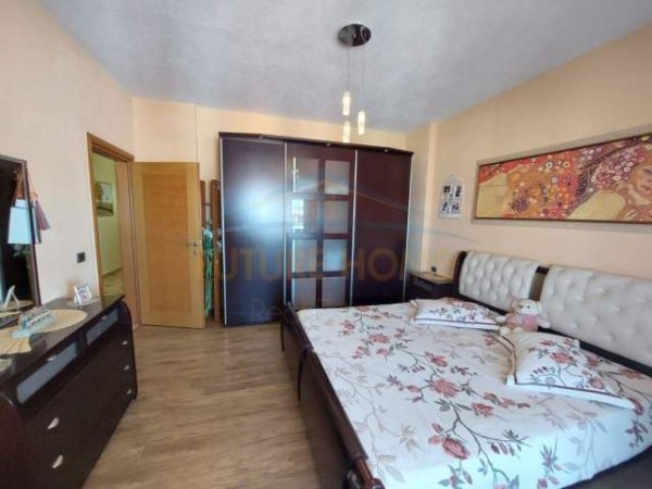 Durres, shitet apartament 3+1+BLK Kati 11, 138 m² 100.000 Euro (Ish Rajoni, Durres)