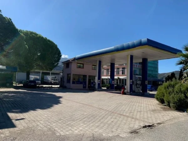 Tepelene, Shitet Ambjent Biznesi Truall 3.000 m² dhe Ndertese 544 m², Cmimi Fillestar 33.863.130 Leke (Lagja “Demokracia”)