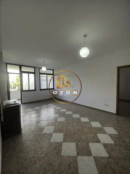 Tirane, jepet me qera apartament 2+1+BLK Kati 2, 100 m² 350 Euro (21 Dhjetori)