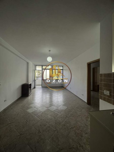 Tirane, jepet me qera apartament 2+1+BLK Kati 2, 100 m² 350 Euro (21 Dhjetori)