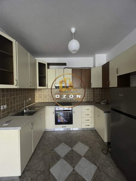 Tirane, jepet me qera apartament 2+1+BLK Kati 2, 100 m² 350 Euro (21 Dhjetori)