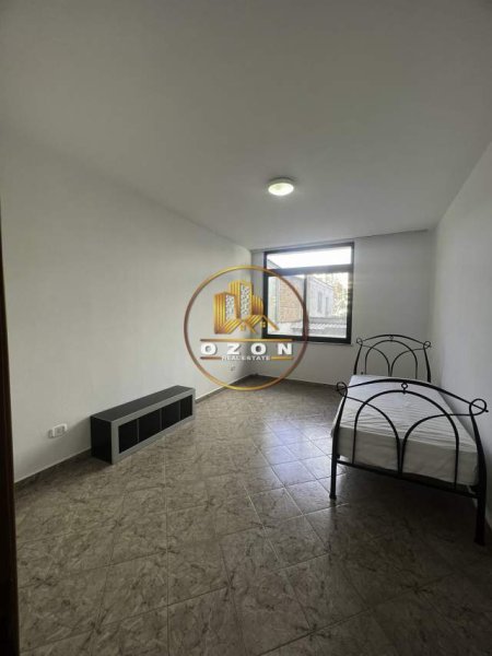 Tirane, jepet me qera apartament 2+1+BLK Kati 2, 100 m² 350 Euro (21 Dhjetori)