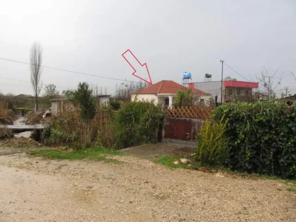 Shitet, Truall dhe Ndertese, Cmimi Fillestar 3.240.000 Leke (Lagjia Drita, Mahmurras)