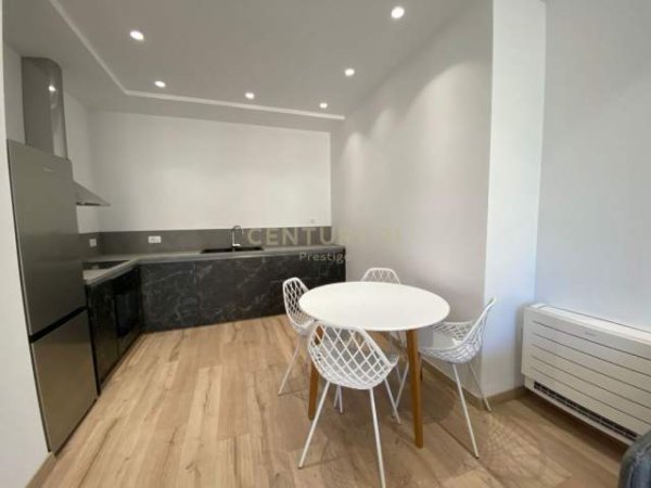 Tirane, jepet me qera apartament 1+1 Kati 2, 70 m² 900 Euro (Rr . Elbasanit)