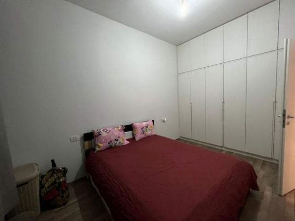Tirane, jepet me qera apartament 1+1 Kati 4, 60 m² 300 Euro (Ali Demi)