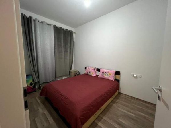 Tirane, jepet me qera apartament 1+1 Kati 4, 60 m² 300 Euro (Ali Demi)