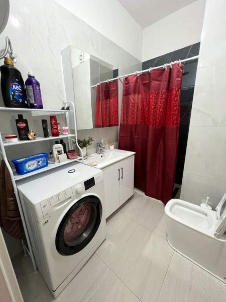 Tirane, jepet me qera apartament 1+1 Kati 4, 60 m² 300 Euro (Ali Demi)