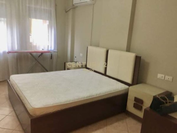 Tirane, jepet me qera apartament 2+1 Kati 1, 75 m² 500 Euro (Rr . Him Kolli)
