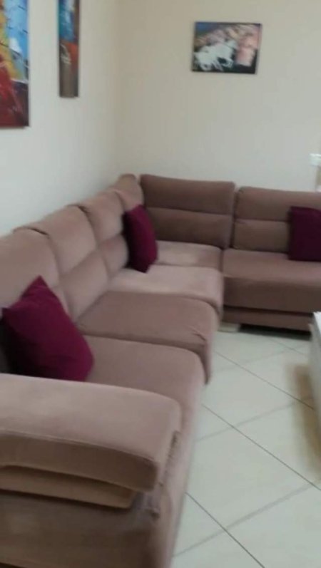 Tirane, jepet me qera apartament 2+1+BLK Kati 4, 90 m² 450 Euro (rruga Kavajes)
