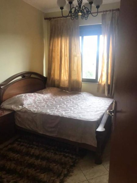 Tirane, jepet me qera apartament 2+1+BLK Kati 4, 90 m² 400 Euro (rruga Todi Shkurti)