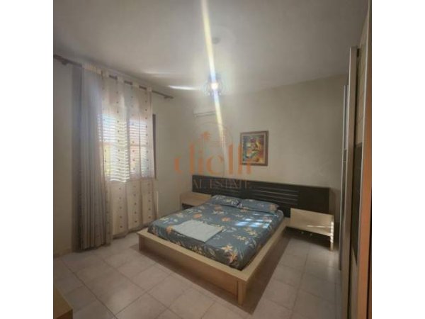 Tirane, jepet me qera Vile 600 m² 1.000 Euro (Koder Kamez)