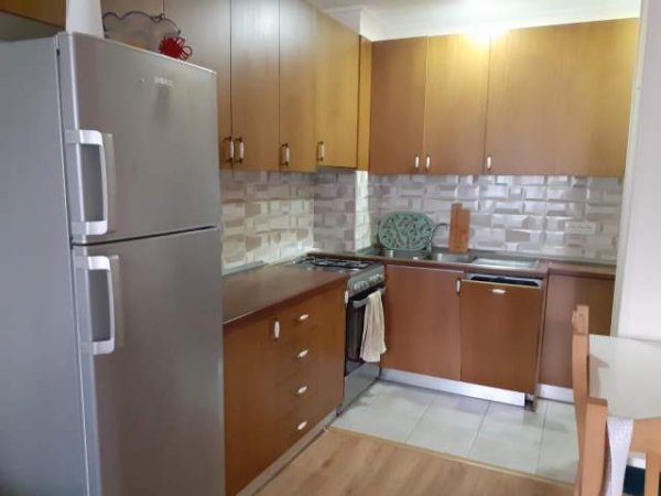 Tirane, jepet me qera apartament 2+1+A Kati 7, 87 m² 510 Euro (komuna parisit)
