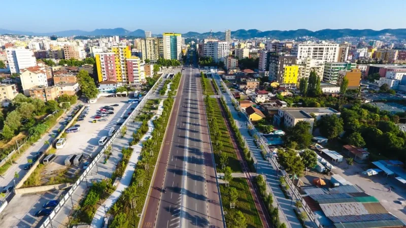 Tirane, jepet me qera apartament 1+1 Kati 3, 65 m² 350 € (Bulevardi i Ri)