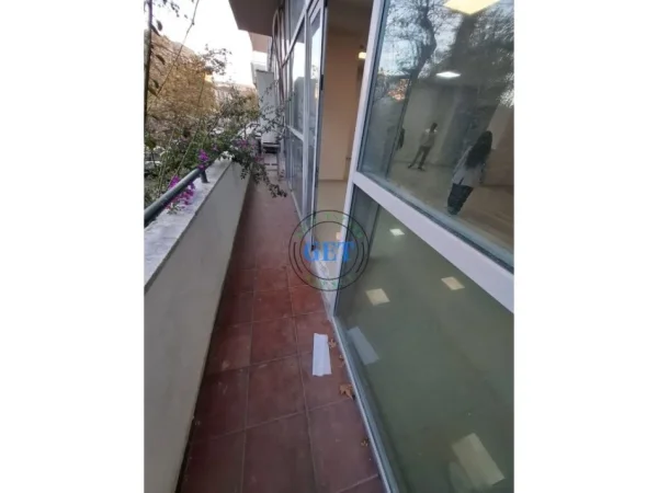 Durres, jepet me qera ambjent biznesi Kati 2, 100 m² 800 € (Ish Rajoni, Durres)