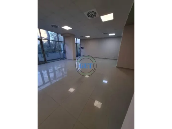 Durres, jepet me qera ambjent biznesi Kati 2, 100 m² 800 € (Ish Rajoni, Durres)