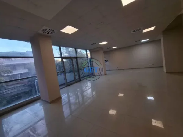 Durres, jepet me qera ambjent biznesi Kati 2, 100 m² 800 € (Ish Rajoni, Durres)