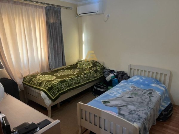 Tirane, shitet apartament 1+1 Kati 4, 51 m² 80.000 € (Oxhaku, Xhamia Xhura)