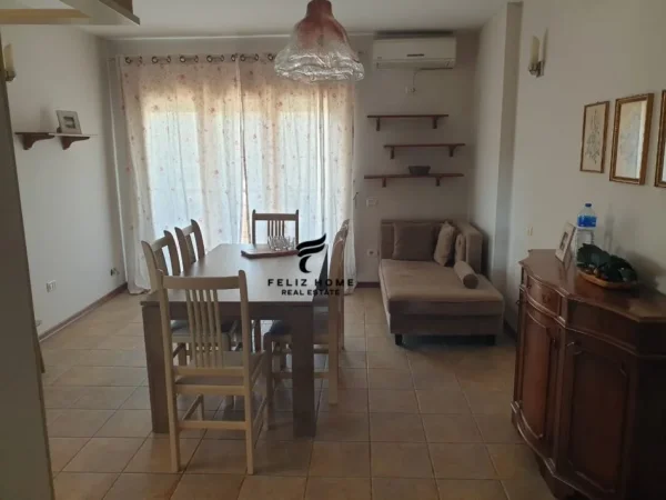 Tirane, jepet me qera apartament 3+1 Kati 2, 220 m² 15.000 € (BLLOKU)