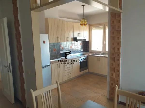 Tirane, jepet me qera apartament 3+1 Kati 2, 220 m² 15.000 € (BLLOKU)