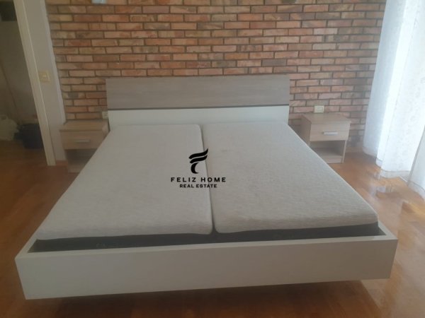 Tirane, jepet me qera apartament 3+1 Kati 2, 220 m² 15.000 € (BLLOKU)
