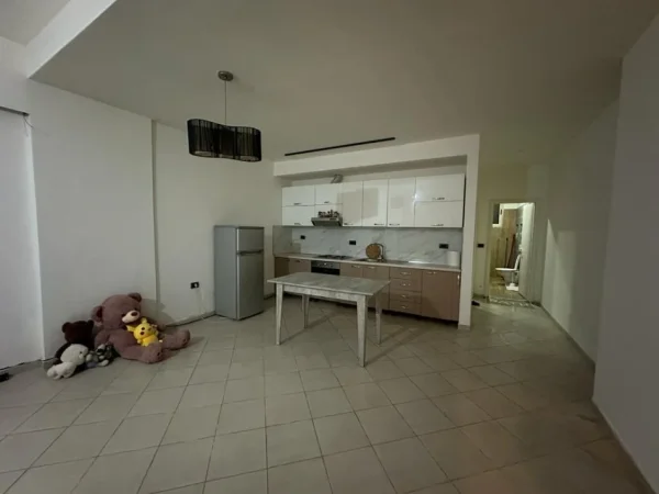 Tirane, shitet 1+1+Ballkon Kati 1, 71 m² 75.001 € (Rruga e Teleferikut)