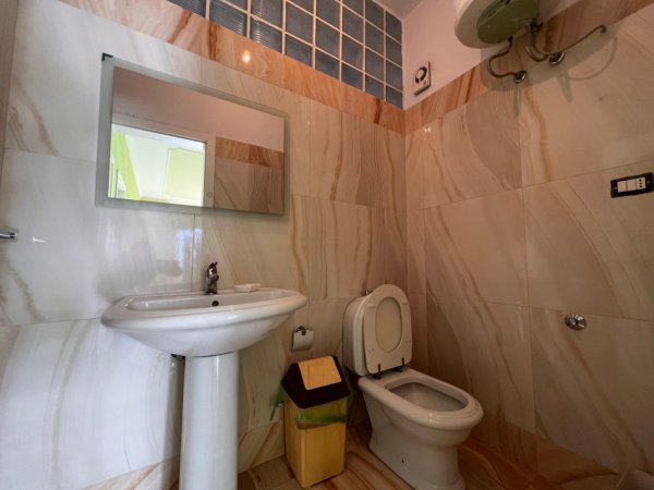 Tirane, jepet me qera apartament 3+1+Ballkon Kati 3, 115 m² 700 € (21 Dhjetori)