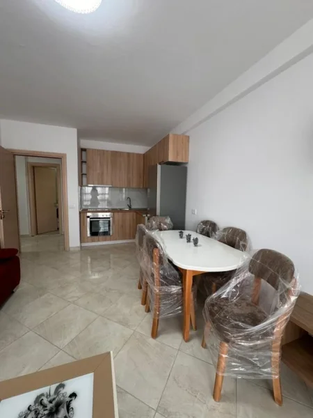 Durres, jepet me qera apartament 2+1+Ballkon Kati 5, 70 m² 400 € 