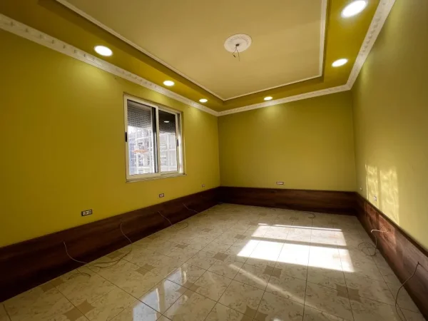 Tirane, jepet me qera apartament 3+1 Kati 3, 115 m² 600 € (21 Dhjetori)