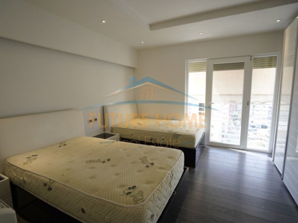Tirane, shitet apartament duplex 4+1+Aneks+Ballkon Kati 9, 292 m² 280.000 € (UNAZE E RE)