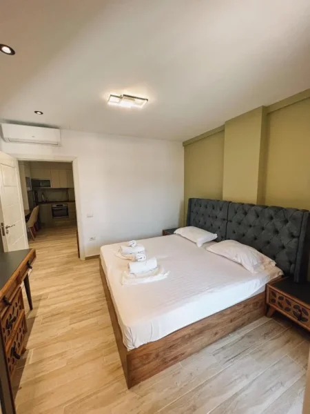 Tirane, jepet me qera apartament 1+1+Aneks Kati 4, 70 m² 550 € (Rruga 5 Maj, prapa Concord Center)