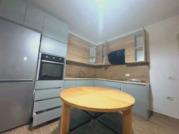 Tirane, shitet apartament 1+1 , 67 m² 93.000 € (Kompleksi Jolla)