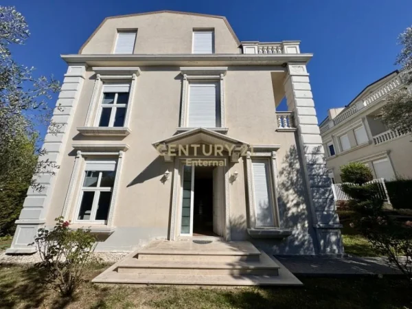 Tirane, shes Vile 3 Katshe Kati 4, 286 m² 950.000 € (White House, TEG)