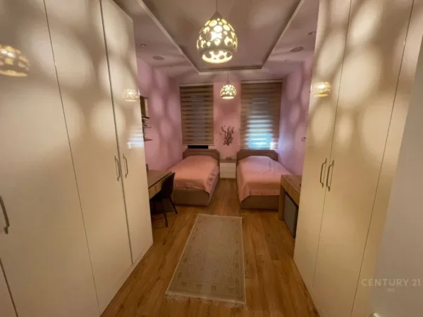 Tirane, shes apartament 3+1+Aneks+Ballkon Kati 2, 154 m² 540.000 € (Park Gate)