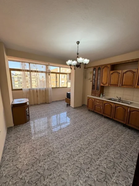 Tirane, Apartament 2+1  per qira Kati 6, 79 m² 650 € (21 Dhjetori)