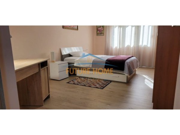 Tirane, jepet me qera apartament 2+1+Ballkon Kati 3, 80 m² 750 € (Mine Peza)